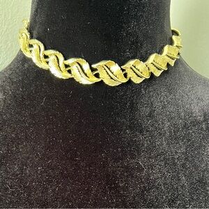 Vintage Lisner 50s 60s Silvery Brushed Gold Heavy Leaf Choker Necklace Signed